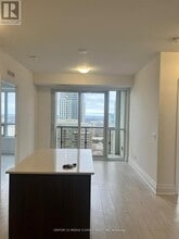 30 Elm Dr W in Mississauga, ON - Building Photo - Building Photo