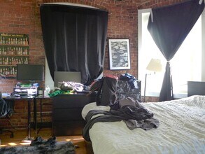 34 Medfield St, Unit 11 in Boston, MA - Building Photo - Building Photo