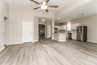 2625 Gardendale Dr in Fort Worth, TX - Building Photo - Building Photo