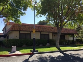 241 Misty Isle Ln in Las Vegas, NV - Foto de edificio - Building Photo