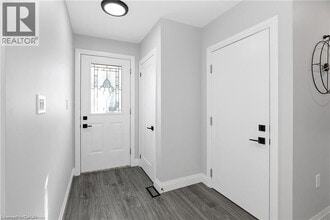 254 W 31st St in Hamilton, ON - Building Photo - Building Photo