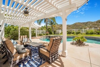 15257 Saddleback Rd in Canyon Country, CA - Building Photo - Building Photo