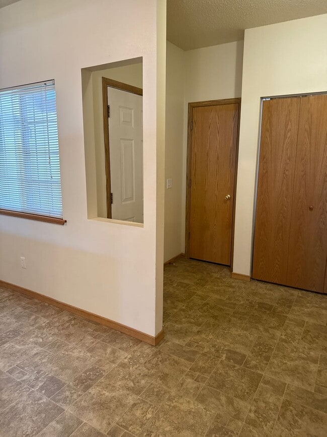 210 10th St W, Unit 210 in Brookings, SD - Building Photo - Building Photo