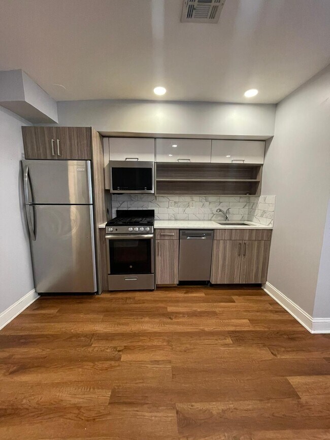 51 Jewett Ave, Unit Basement