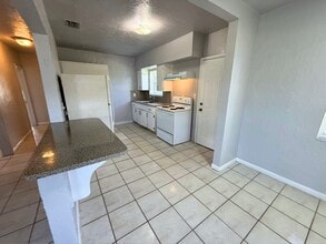 15330 NW 31st Ave in Opa Locka, FL - Building Photo - Building Photo