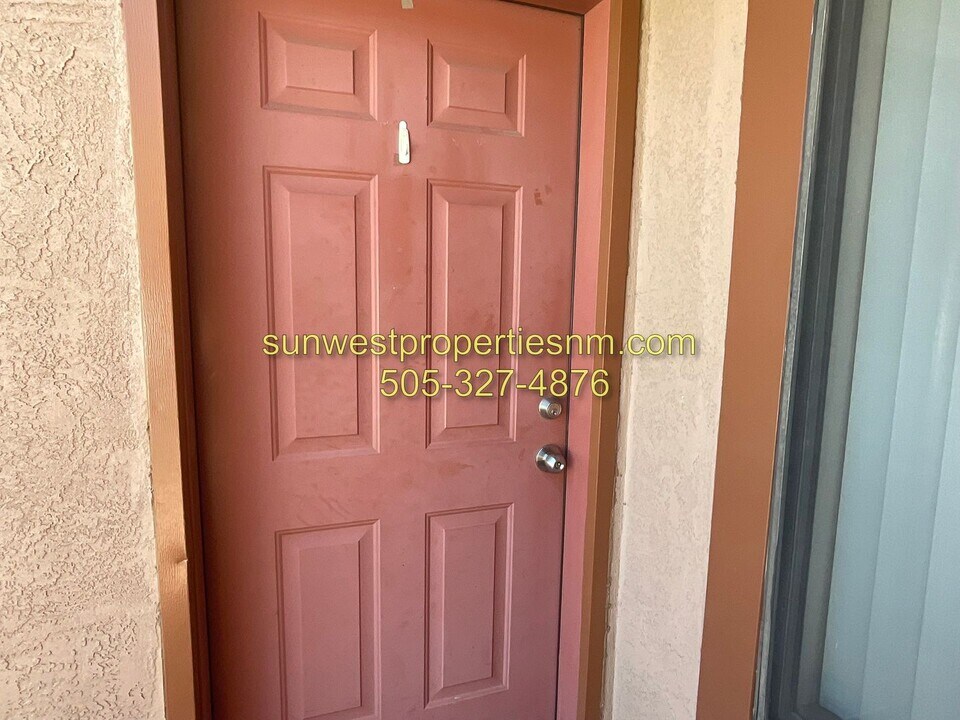 5200 Villa View Dr in Farmington, NM - Building Photo