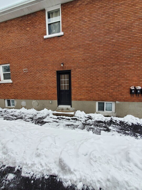 1107 Aldea Av in Ottawa, ON - Building Photo