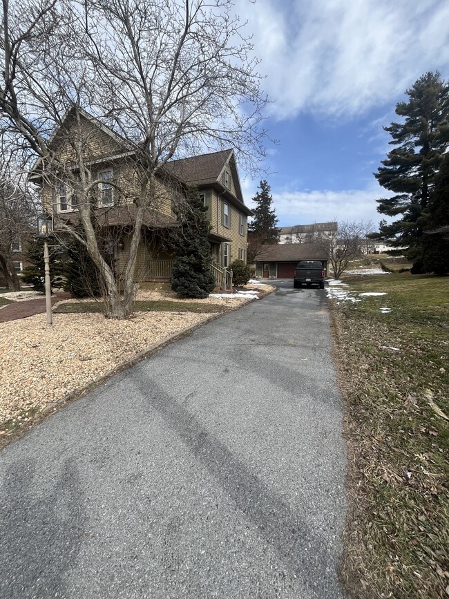 4276 Division Hwy in East Earl, PA - Building Photo - Building Photo