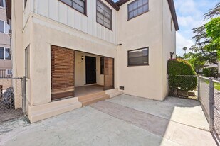 1444 S Beverly Dr in Los Angeles, CA - Building Photo