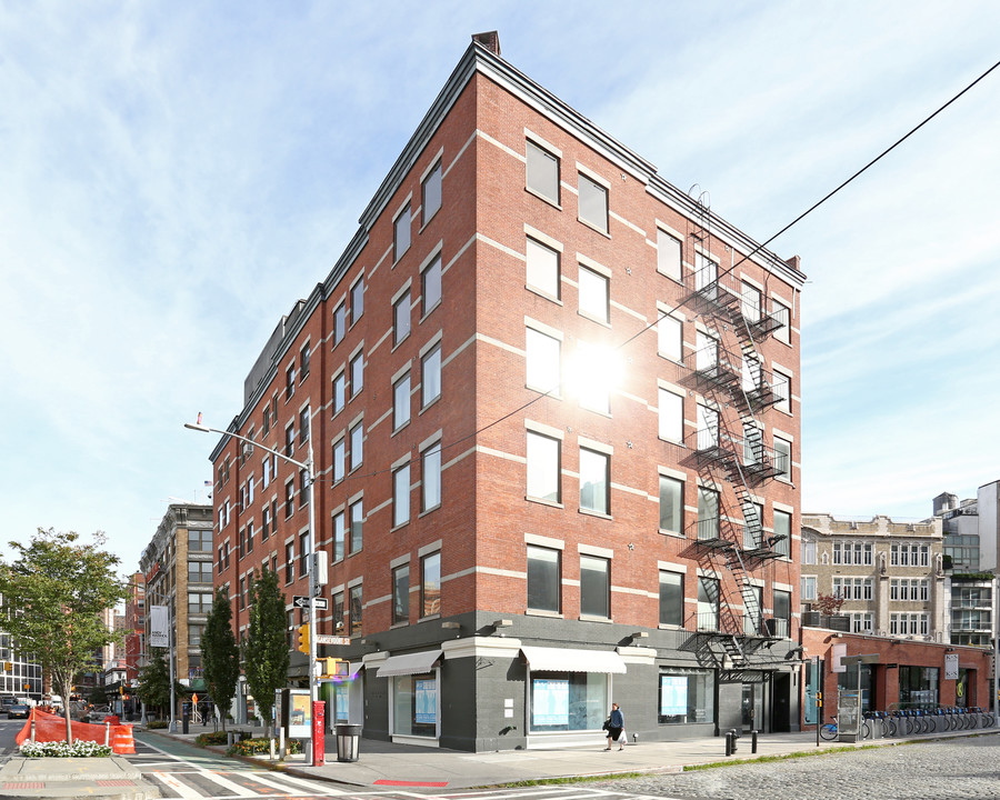 330-344 W 13th St in New York, NY - Building Photo