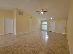 709 Platypus Ct in Poinciana, FL - Building Photo - Building Photo