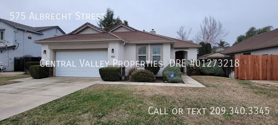 575 Albrecht St in Manteca, CA - Building Photo