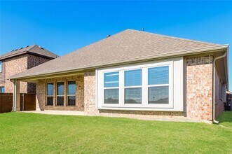 9013 Conroe Dr in Lantana, TX - Building Photo - Building Photo