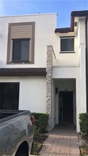 309 NE 208th Terrace in North Miami Beach, FL - Building Photo - Building Photo