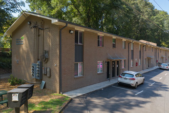 Willow Creek Apartments in Clarkston, GA - Building Photo - Building Photo