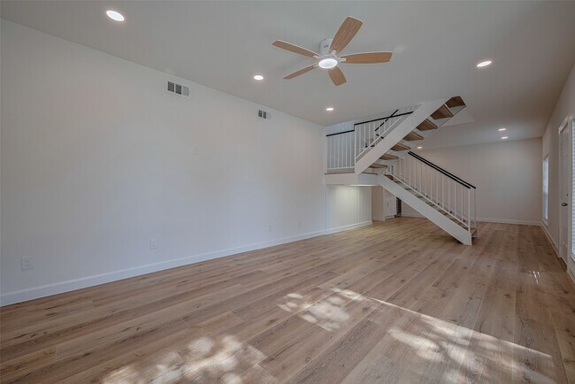 1115 Augusta Dr in Houston, TX - Building Photo - Building Photo