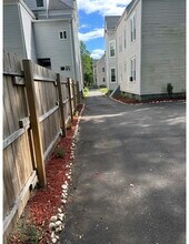 36 Mahl Ave, Unit Morden Appartment in Hartford, CT - Foto de edificio - Building Photo
