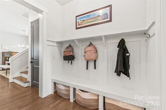 5210 Kelly St in Charlotte, NC - Foto de edificio - Building Photo