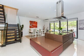 96 Columbia Terrace in Weehawken, NJ - Building Photo - Building Photo