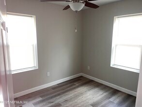 2129 Kingswood Rd in Jacksonville, FL - Building Photo - Building Photo