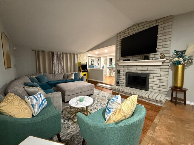 property at 1709 S Perry Ct