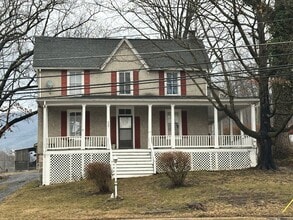 2806 Beech Ave in Buena Vista, VA - Building Photo - Building Photo