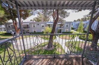 3823 S Maryland Pkwy in Las Vegas, NV - Building Photo - Building Photo