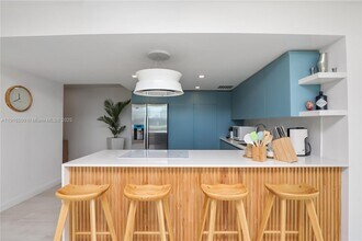 1025 92nd St in Bay Harbor Islands, FL - Building Photo - Building Photo