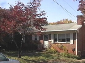 603 Locust Ave, Unit apt B in Charlottesville, VA - Building Photo