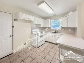 6030 Travis in Lumberton, TX - Building Photo - Building Photo