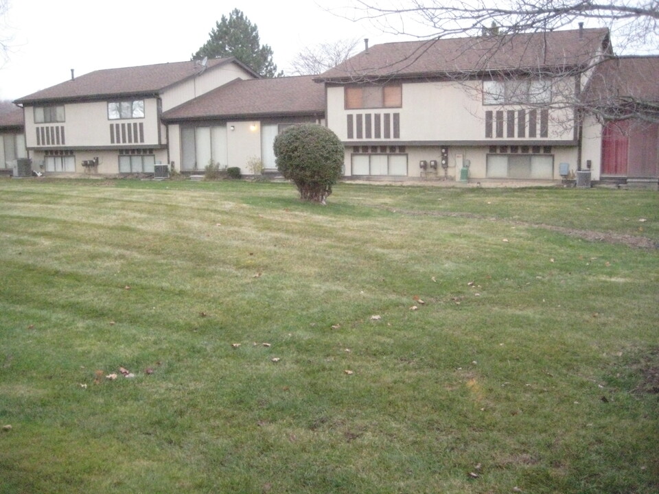 19840 S Villa Dr-Unit -67 in Southfield, MI - Building Photo