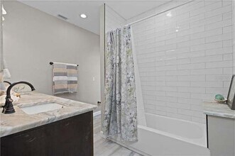 557 Lusara Ct in Dunedin, FL - Building Photo - Building Photo