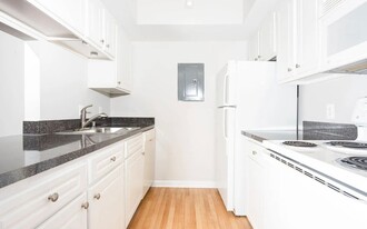 8205 Whispering Oaks Way in Gaithersburg, MD - Building Photo