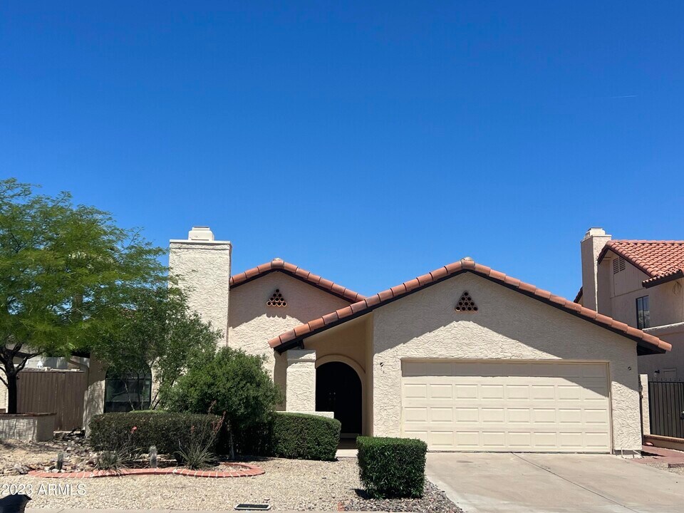 1733 N La Rosa Dr in Tempe, AZ - Building Photo