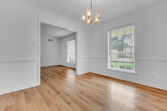5427 Shirlington Ave in Memphis, TN - Building Photo - Building Photo