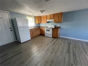 822 Ridge Rd in Fayetteville, NC - Building Photo - Building Photo