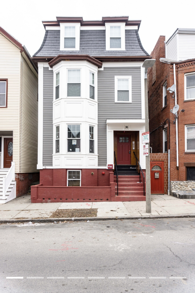 36 Monmouth St, Unit 3 in Boston, MA - Building Photo - Building Photo