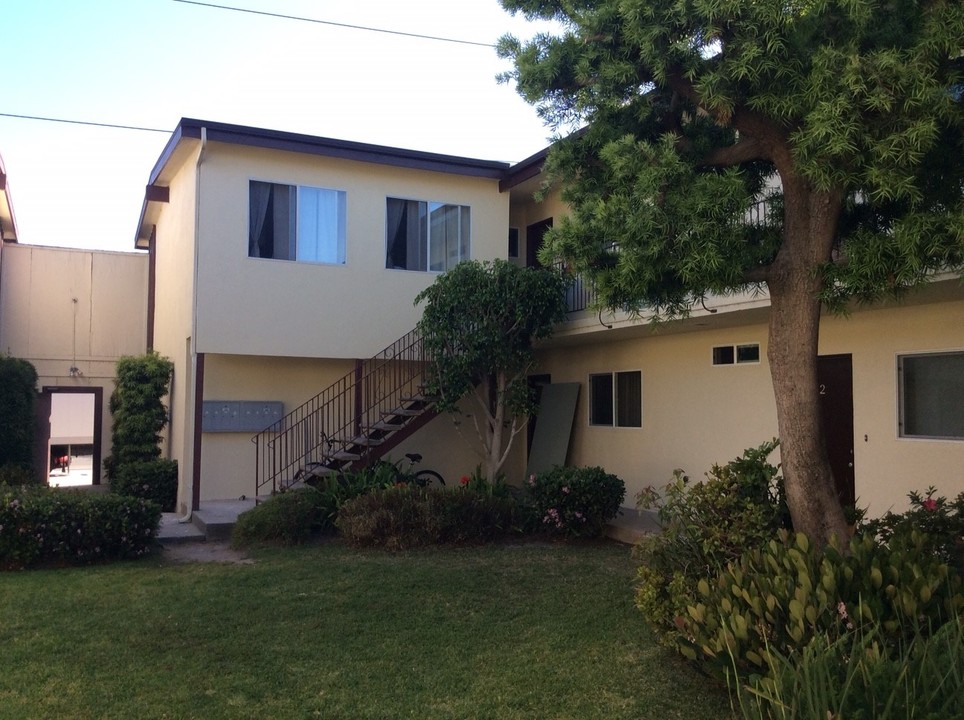 Sea Breeze Apartments in Torrance, CA - Building Photo