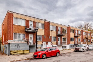 2552 Denonville Rue in Montréal, QC - Building Photo