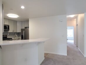 606 Arcadia Terrace in Sunnyvale, CA - Building Photo - Building Photo