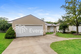 1228 Sunset Dr in Englewood, OH - Building Photo - Building Photo