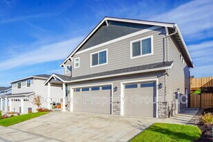2219 E Badger Wy in La Center, WA - Building Photo