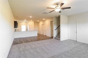 209 Switchback Hl Rd in Newark, TX - Building Photo