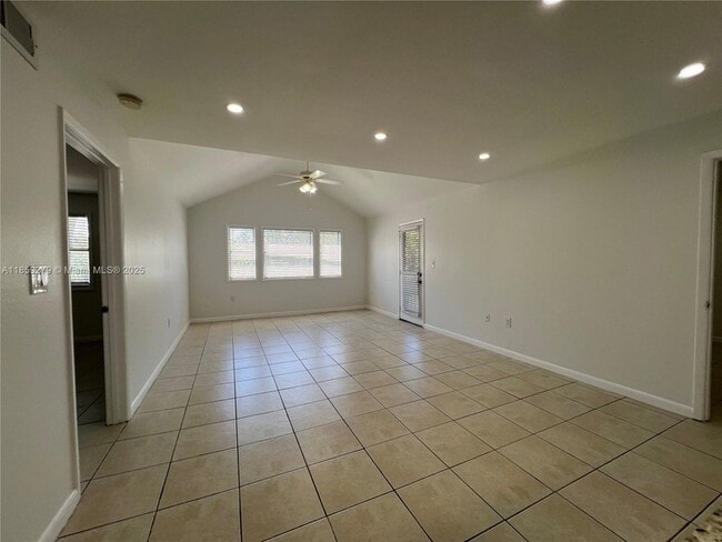 15591 SW 105th Terrace, Unit 522 in Miami, FL - Building Photo - Building Photo