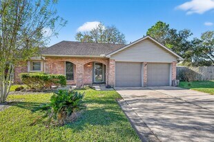 14035 Utopia Dr in Sugar Land, TX - Building Photo