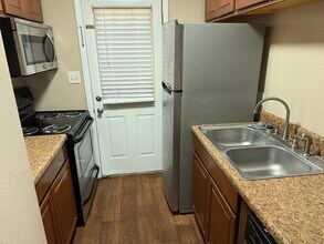 1943 Dawsey St in Tallahassee, FL - Building Photo - Building Photo