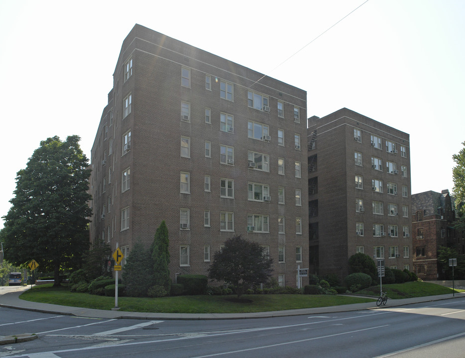 Weskora Owners' Corporation in White Plains, NY - Foto de edificio