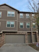 268 S Rolling Woods Way in Fayetteville, AR - Building Photo