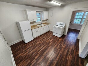 426 W 5th in Ada, OK - Foto de edificio - Building Photo