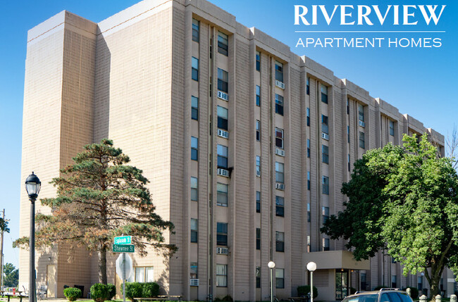 Riverview Apartments in Leavenworth, KS - Foto de edificio - Building Photo